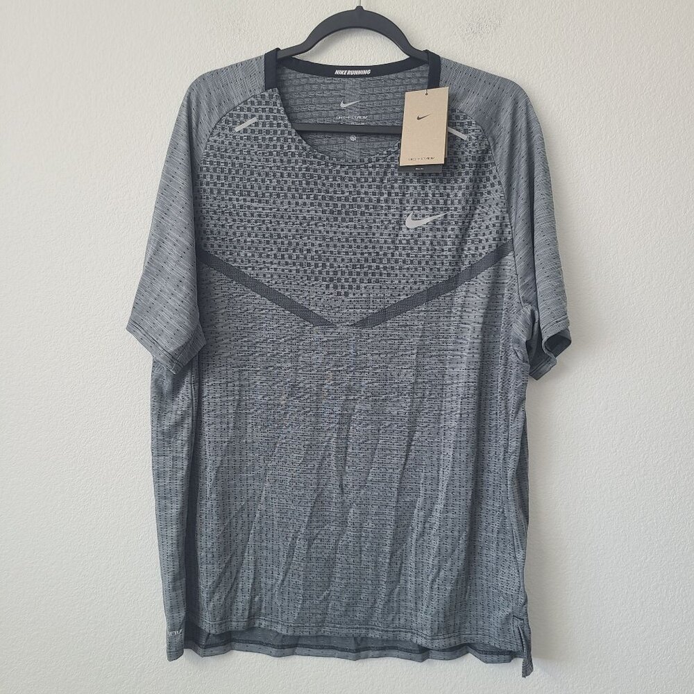 Nike Dri-Fit ADV Run Division Running Shirt DM4753-010 Size XL Gray